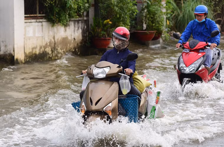 Theo Đài Khí tượng thủy văn khu vực Nam Bộ, đợt triều cường đầu tháng 10 âm lịch tại trạm Phú An và trạm Nhà Bè, triều cường có thể lên mức 1,62m - 1,67m