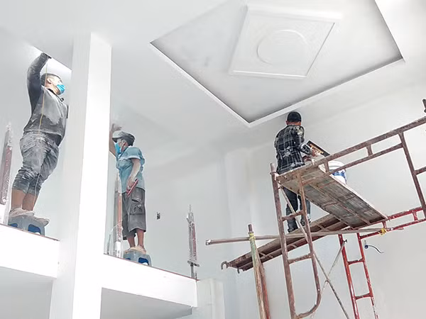 Sau khi gây án, Đức đã liên hệ với một nhóm thợ sơn, bả rồi bỏ trốn xuống Quảng Ninh. Có mặt tại trụ sở Công an huyện Phú Xuyên, Đức ân hận về hành vi phạm tội đã gây ra. Theo lời khai của Đức thì trong những ngày trốn chạy, Đức đã nhiều đêm không ngủ, ân hận về hành vi phạm tội đã gây ra. (Ảnh minh hoạ) 