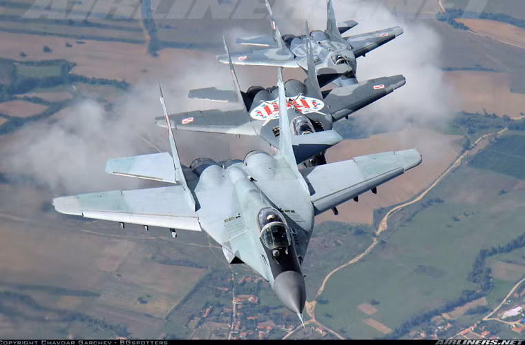 MiG-29 là tiêm kích cơ động cao được phát triển từ những năm 1970 cho vai trò chiếm ưu thế trên không. Hiện nay vẫn còn hàng trăm chiếc phục vụ trong Không quân Nga và nhiều quốc gia trên thế giới. Nguồn ảnh: Airlines.net