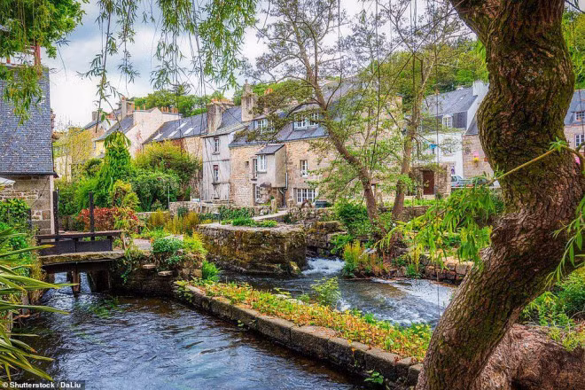 Làng Pont-Aven ở Brittany rất nổi tiếng vào thế kỷ 19, là nơi sản sinh nhiều họa sĩ tài ba, trong đó có Paul Gauguin. Ảnh: Shutterstock.