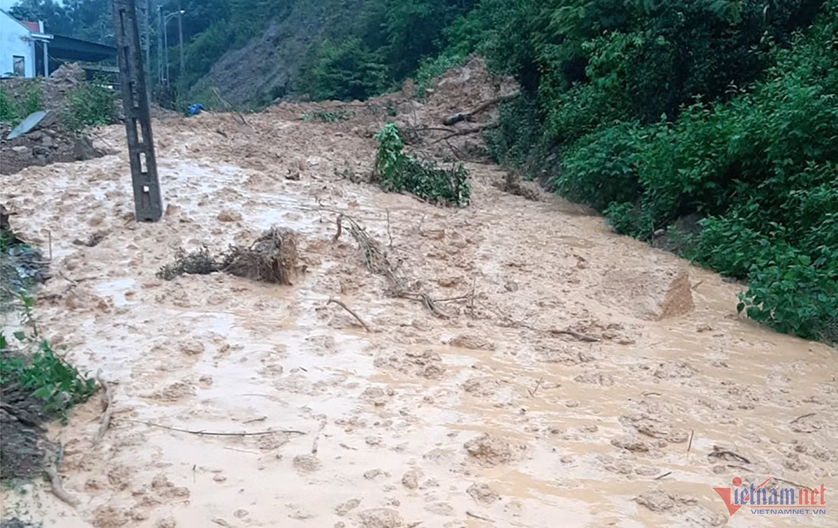 Lu ong bat ngo xuat hien giua thoi tiet nang rao o Nghe An-Hinh-2