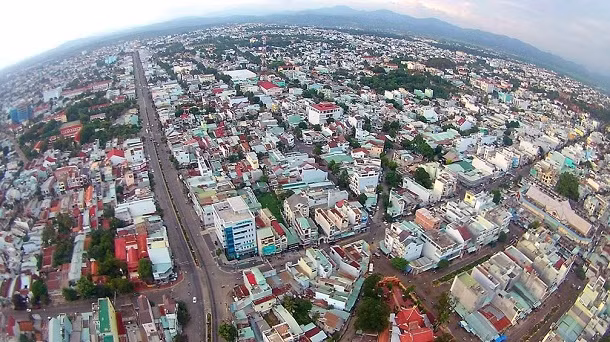 Kon Tum dau gia 44 lo dat voi tong gia khoi diem hon 55,5 ty dong