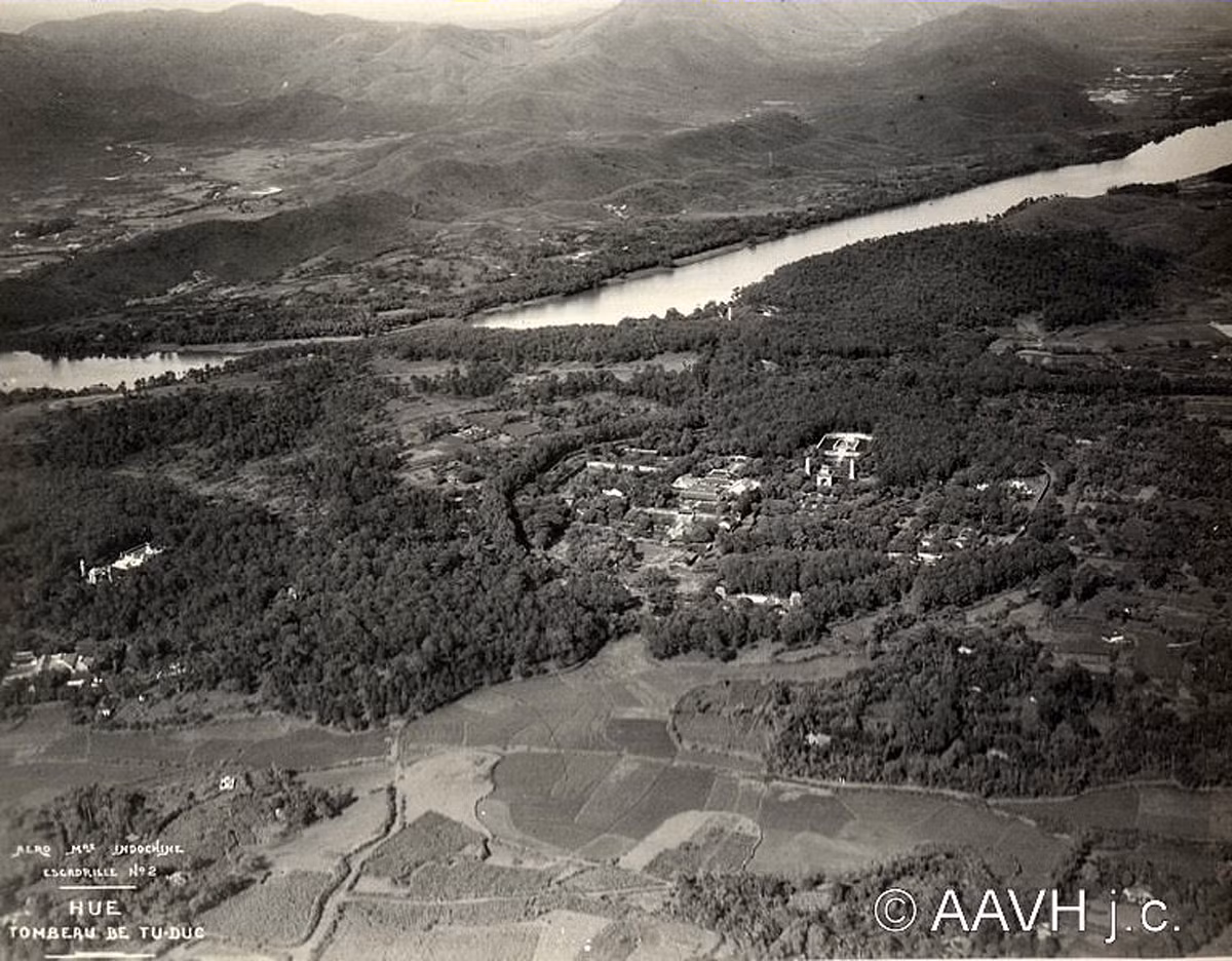 Lăng Tự Đức và khu vực lân cận năm 1932. Ảnh: Aavh.org