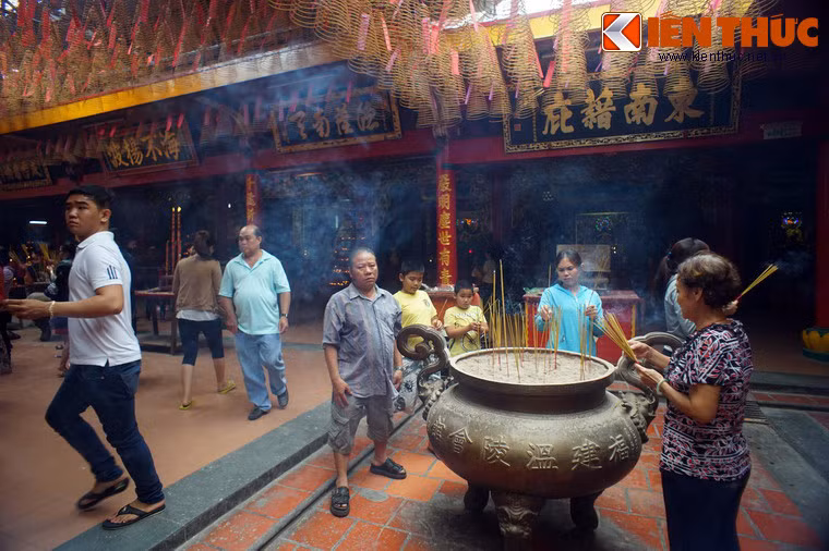 Các lễ hội chính của hội quán Ôn Lăng là các lễ vía Quan Âm trong năm: 19/6 Âm lịch là lễ Vía chính, còn 19/2 Âm lịch và 19/11 Âm lịch là hai lễ Vía phụ.