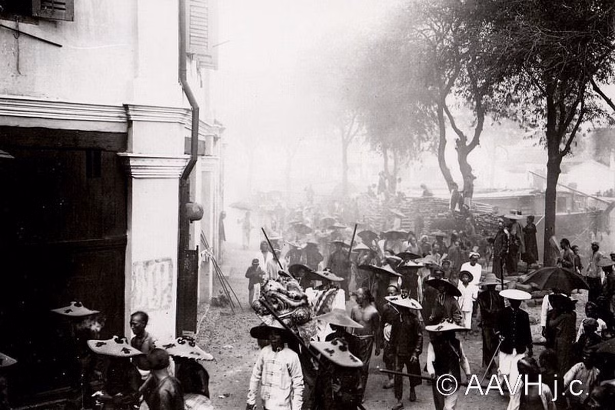 Một đám rước của người Hoa, 1904. Ảnh: Aavh.org