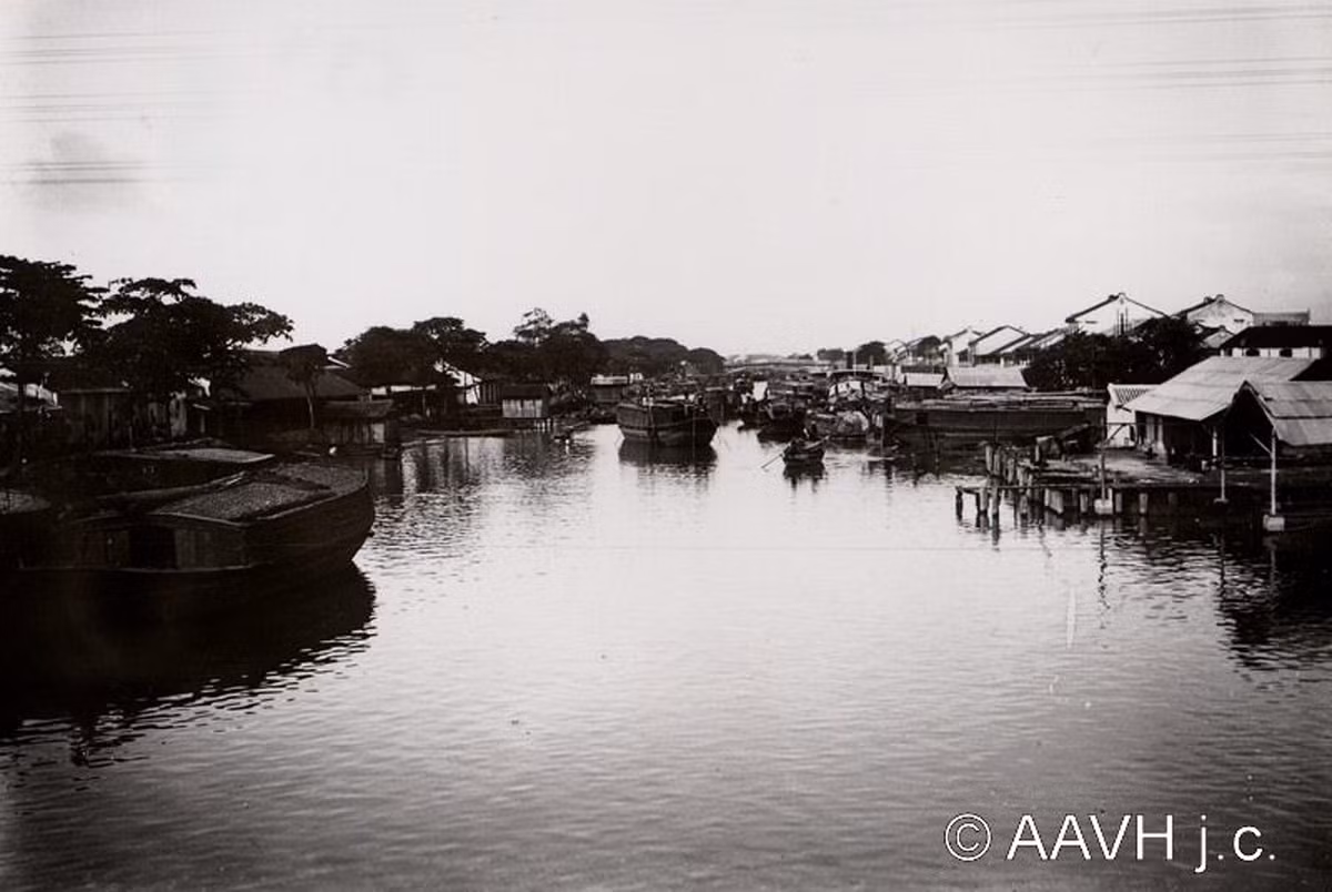 Kênh rạch ở Chợ Lớn, 1904. Ảnh: Aavh.org