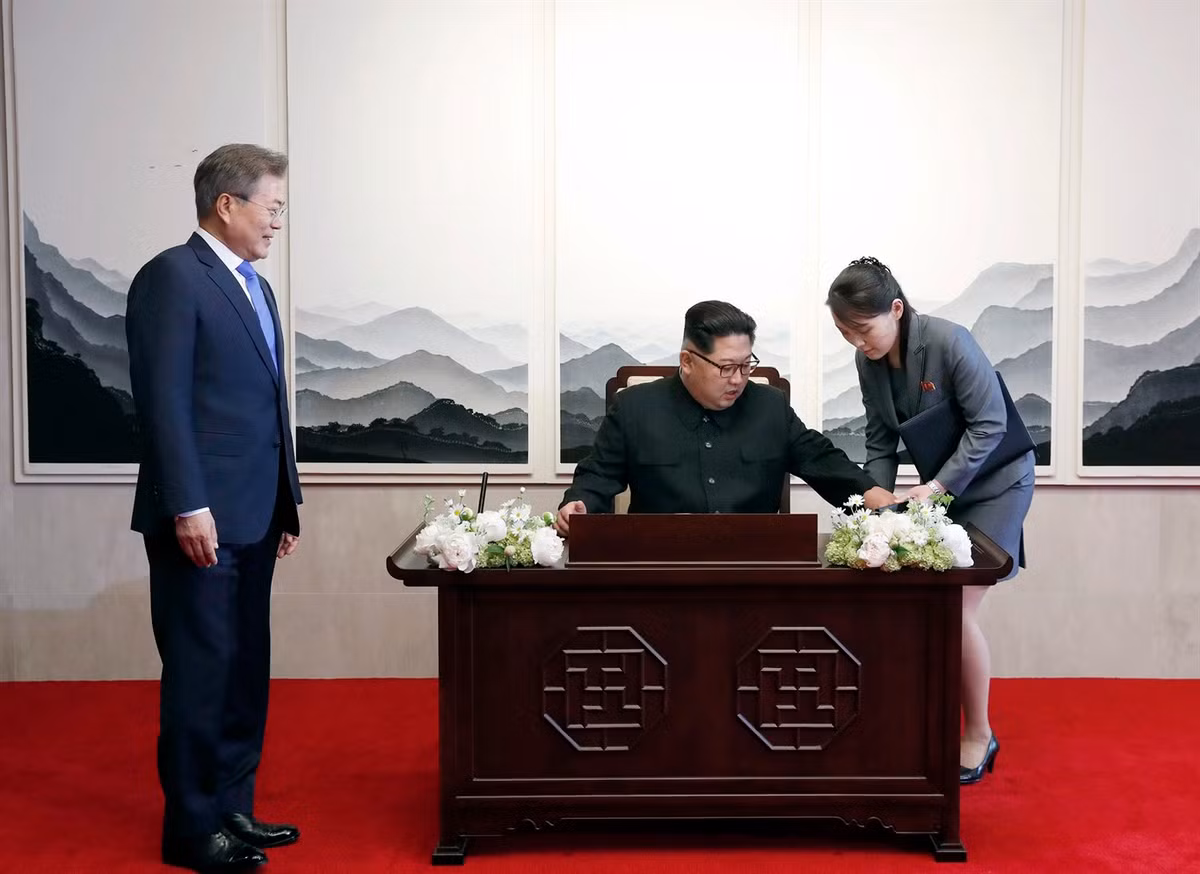 He lo doan quan chuc thap tung ong Kim Jong-un toi Viet Nam-Hinh-3