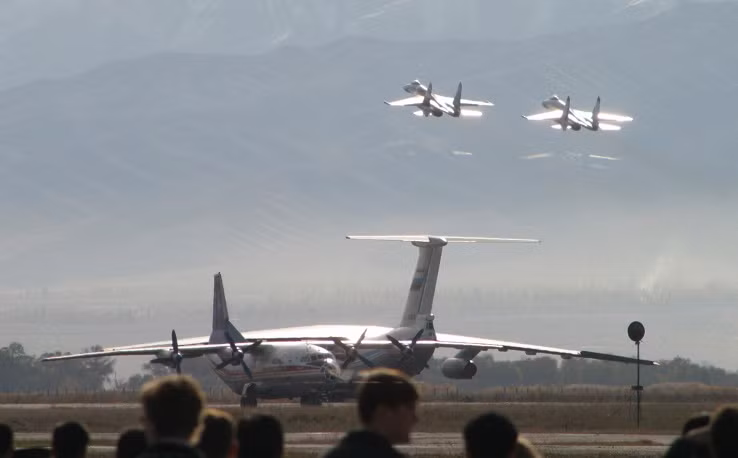 Căn cứ không quân của Nga tại Kant nằm 20 km về phía đông của thủ đô Bishkek của Kyrgyzstan là một thành phần không quân của lực lượng triển khai nhanh chóng CSTO.