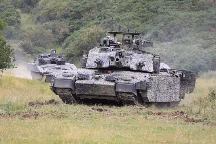 Nhà phân tích cho rằng người Anh đã cấm Lực lượng vũ trang Ukraine sử dụng xe tăng Challenger 2 ở tiền tuyến sau khi hứng chịu tổn thất đầu tiên và sự xuất hiện trên các phương tiện truyền thông các cảnh quay phương tiện bị phá hủy.
