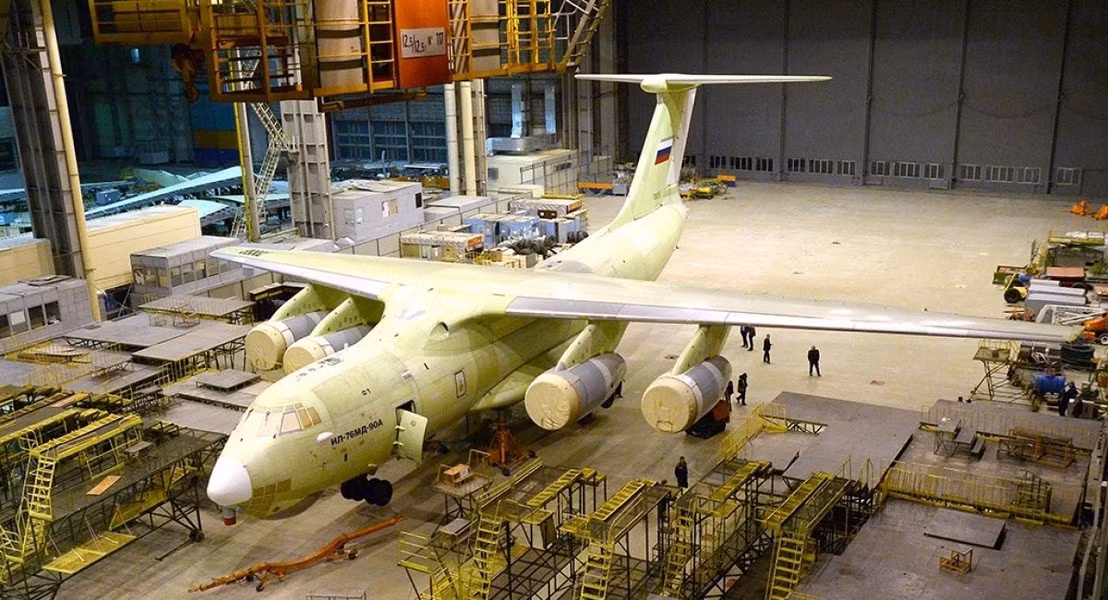 Máy bay vận tải Il-76MD-90A thế hệ mới giúp Nga 'lách' lệnh cấm vận - Hình 3 May bay van tai Il-76MD-90A the he moi giup Nga 'lach' lenh cam van-Hinh-3