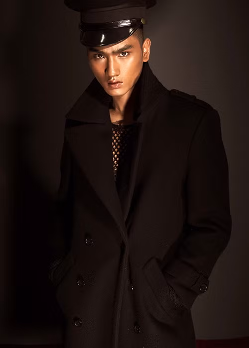 Sau khi giành được danh hiệu Á quân Vietnam’s Next Top Model 2016, Huy Quang tiếp tục phát triển sự nghiệp người mẫu chuyên nghiệp với sự giúp đỡ của nhà thiết kế họ Đỗ.