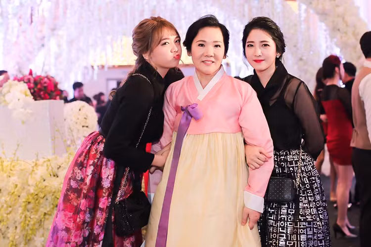 Can dung nhan xinh nhu hoa cua em gai Hari Won-Hinh-9