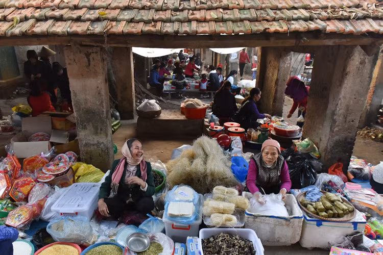 Điểm đặc trưng của khu chợ là những quầy hàng cũ, được xây dựng từ cách đây hơn 30 năm.