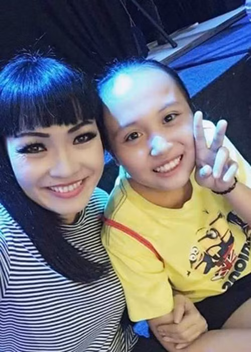 Việc giọng ca “Trống vắng” tiết lộ hình ảnh thiên thần nhỏ của mình sau hơn chục năm giấu kín khiến người hâm mộ vô cùng bất ngờ. (Ảnh: Facebook nhân vật) 