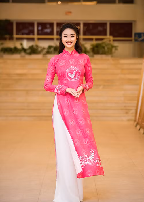 Trước ngày lên xe hoa, Hoa hậu bản sắc Việt toàn cầu 2016 vốn chiếm được thiện cảm của nhiều khán giả bởi là người đẹp tài sắc vẹn toàn. (Ảnh: Facebook nhân vật)