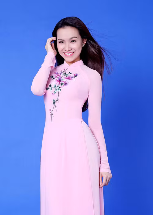 Hoa hậu Thùy Lâm khoe vóc dáng thon gọn dù đã là mẹ của hai nhóc tì. (Ảnh: Người lao động)