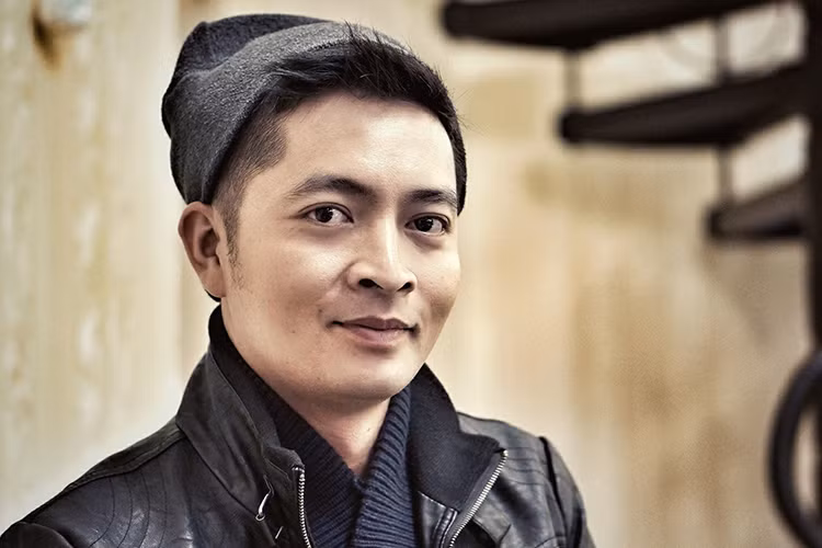 Gương mặt mới gây chú ý trong Táo quân 2017 hiện đã kết hôn và có một cô con gái. Được biết, nam diễn viên và bà xã nên duyên từ bộ phim đóng chung mang tên “Cây trầu không”. (Ảnh: Facebook nhân vật)