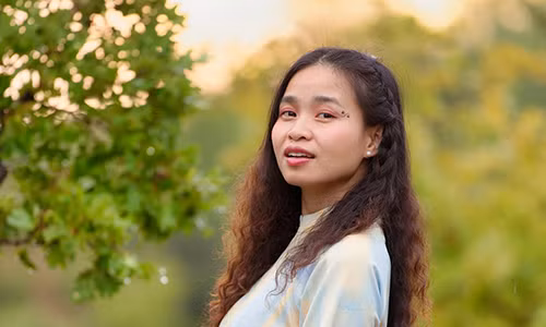 Danh ca Le Thu phai cap cuu o My vi mac COVID-19-Hinh-3