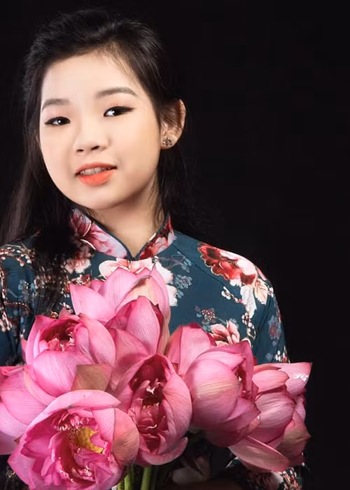 Nghệ sĩ Hoàng Anh Tú từng chia sẻ trên Gia đình &amp; xã hội, Thái Phương giống mẹ ở điểm nhiệt huyết và thể hiện đam mê rõ ràng.