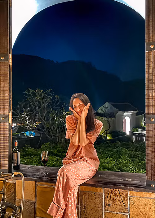 Từ khi xuất hiện trở lại, Hương Giang liên tục để lộ thân hình gầy gò, mặt mũi hốc hác.