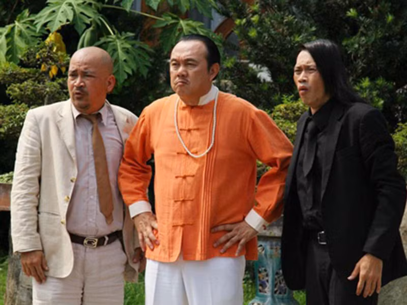 Bộ ba nghệ sĩ Hoài Linh, Hoàng Sơn và Chí Tài từng đóng chung phim "Gia sư nữ quái" năm 2013. Ảnh: Zing