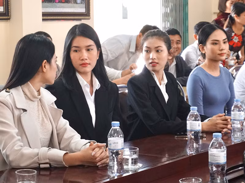 Đoàn từ thiện của Hoa hậu Việt Nam 2020 có một số hoạt động khác ở Thanh Hóa ngoài trao tặng 8 máy vi tính cho trường Trung học Phổ thông Nông Cống. Cụ thể, tại xã Thăng Thọ, đoàn hỗ trợ kinh phí 50 triệu để cải thiện lại những con đường.