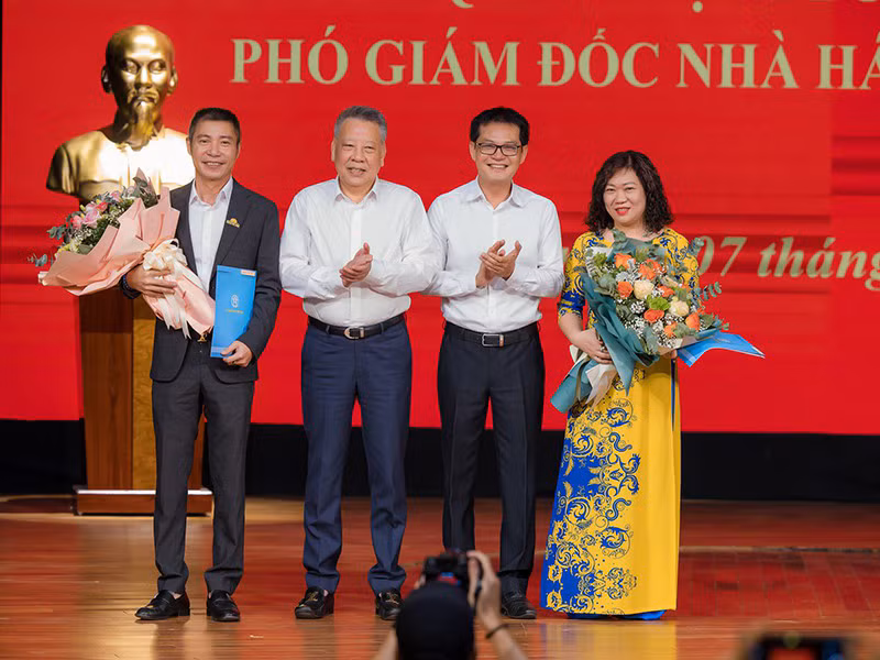 Hồi tháng 5/2020, nghệ sĩ Công Lý đã được Giám đốc sở Văn hóa và Thể thao Hà Nội trao quyết định giữ chức vụ Phó giám đốc Nhà hát kịch Hà Nội.