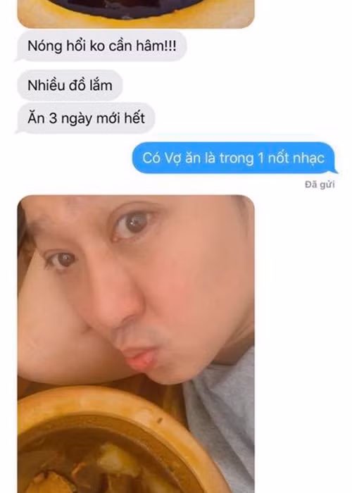 Nam danh hài cũng yêu chiều bà xã. Anh thường vào bếp nấu ăn cho Nhã Phương.