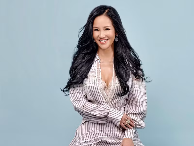 Hồng Nhung vốn nhiều lần được khen có cách ứng xử văn minh với chồng cũ. Năm 2019, cô nhẹ nhàng lên tiếng chia sẻ hôn nhân không còn trọn vẹn. Hồng Nhung cũng không một lời oán trách bất kì ai và giữ kín lý do vợ chồng chia tay.