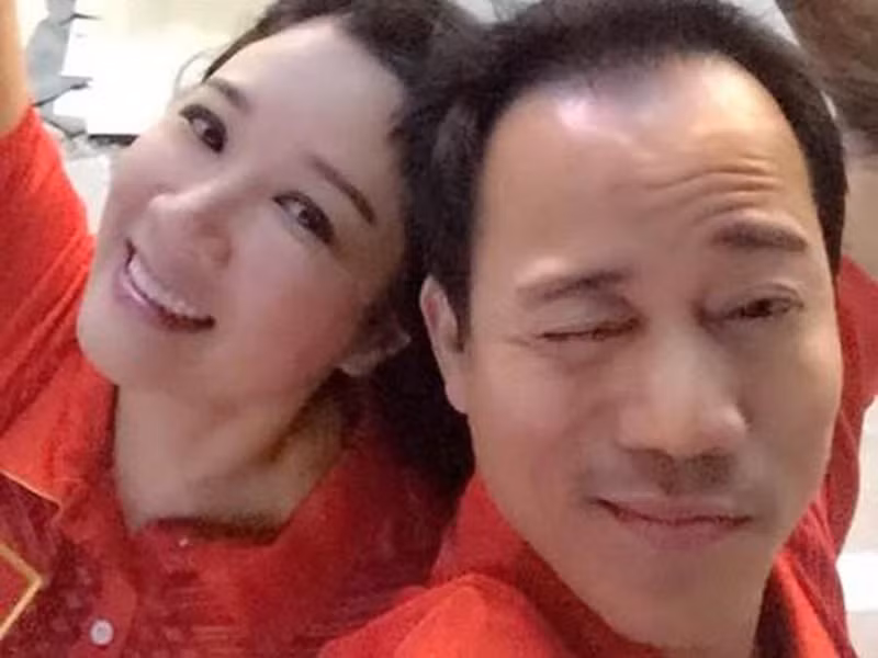 Trong cuộc phỏng vấn trên Vietnam plus, Thanh Thanh Hiền cho biết, Chế Phong lo cho cô nhiều thứ, từ viết kịch bản sân khấu, kịch bản làm CD, liveshow, cập nhật lịch diễn, chuẩn bị mọi thứ sẵn sàng để từ nhà cô có thể lên thẳng sân khấu hát.