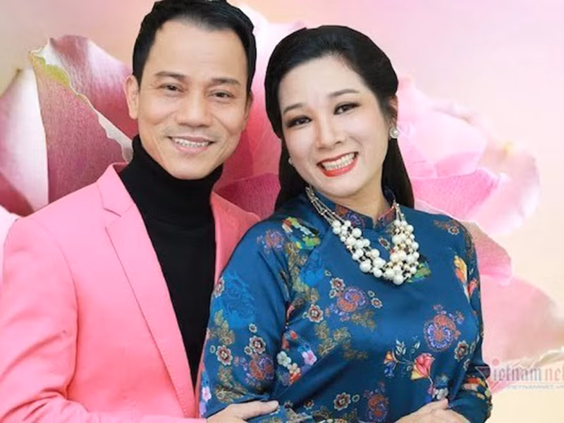 Sau đám cưới, Thanh Thanh Hiền và Chế Phong thường xuyên đăng tải hình ảnh hạnh phúc bên nhau. Nữ nghệ sĩ cũng không ít lần chia sẻ trên báo chí về cuộc sống hôn nhân viên mãn còn Chế Phong hay viết lời có cánh dành cho vợ trên trang cá nhân. Ảnh: Vietnamnet