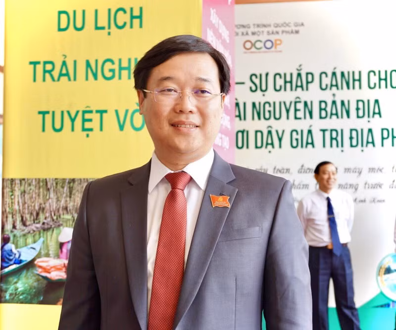 Bộ Chính trị điều động, chỉ định ông tham gia Ban Chấp hành, Ban Thường vụ Tỉnh ủy Đồng Tháp nhiệm kỳ 2020-2025. 