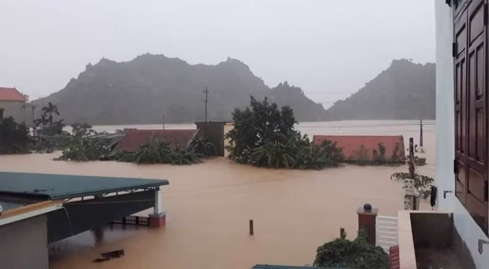 132 nguoi chet, mat tich, hang tram nghin nha dan bi ngap do mua lu
