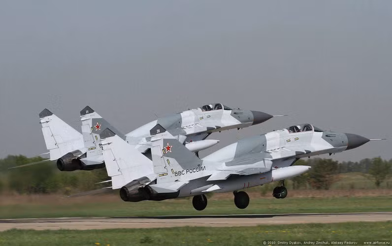 Trong những lần xuất kích đó, máy bay MiG-29SMT đều hoàn thành các nhiệm vụ liên quan đến việc phá hủy cơ sở hạ tầng của lực lượng khủng bố.