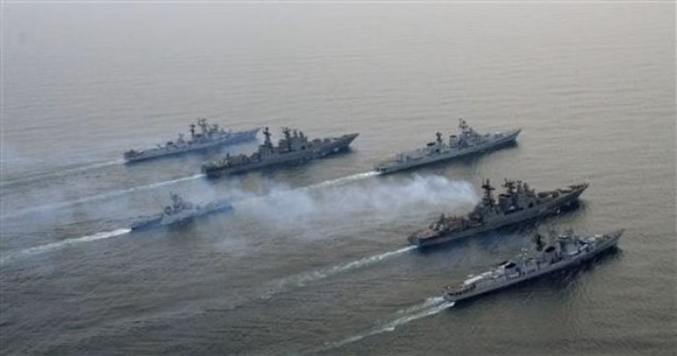 Một trong số các nhóm tấn công hải quân này đang thực hiện những cuộc phóng tên lửa giả định vào biên đội tàu địch có điều kiện mà không thực hiện các vụ phóng thực tế, báo cáo của Lenta cho biết.