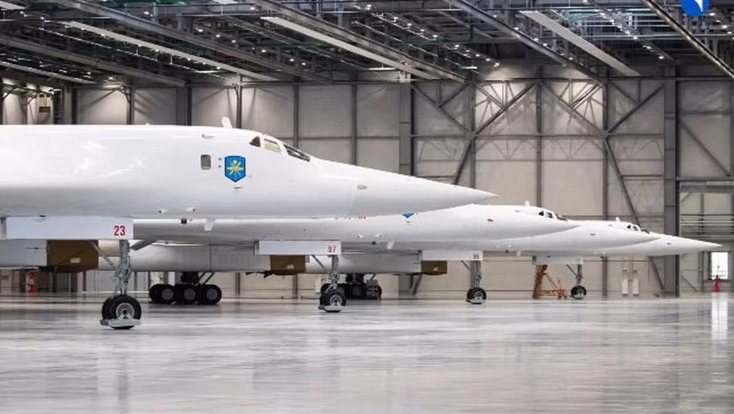 Bên trong nhà máy sản xuất hàng loạt oanh tạc cơ Tu-160M của Nga - Hình 7 Ben trong nha may san xuat hang loat oanh tac co Tu-160M cua Nga-Hinh-7