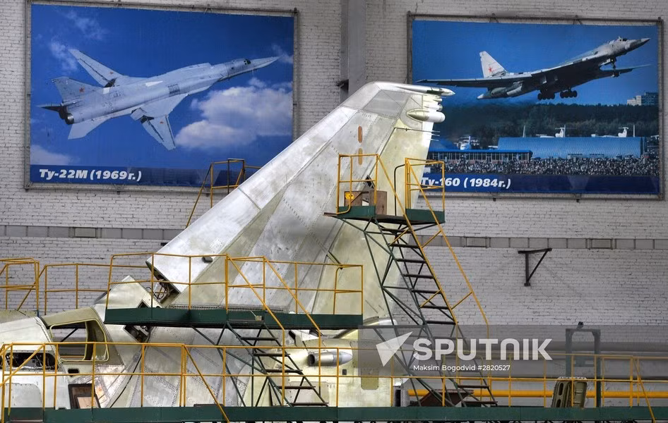 Bên trong nhà máy sản xuất hàng loạt oanh tạc cơ Tu-160M của Nga - Hình 2 Ben trong nha may san xuat hang loat oanh tac co Tu-160M cua Nga-Hinh-2