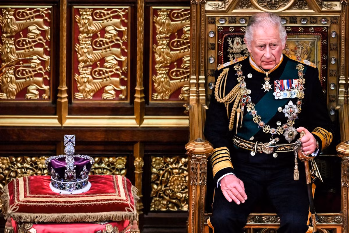 Sau sự ra đi của Nữ hoàng Elizabeth II, Thái tử Charles chính thức trở thành Vua Charles III của Vương quốc Anh. Ông sẽ chính thức được công bố là Vua tại Cung điện St James's ở London trong thời gian sớm nhất có thể.