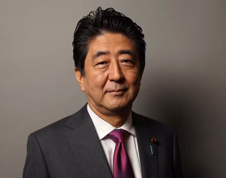 Nhà lãnh đạo tại vị lâu nhất của Nhật Bản hiện đại Shinzo Abe khiến cả thế giới bàng hoàng sau tin tức ông qua đời ở tuổi 67 sau khi bị ám sát hồi tháng 7.