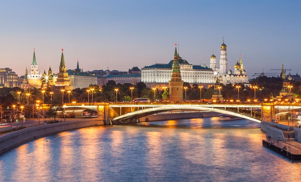 Vào thế kỷ 14, các hoàng tử Moscow đã vượt qua tất cả các hoàng tử Rurikid khác và trở thành Grand Princes của vùng Vladimir và Moscow.