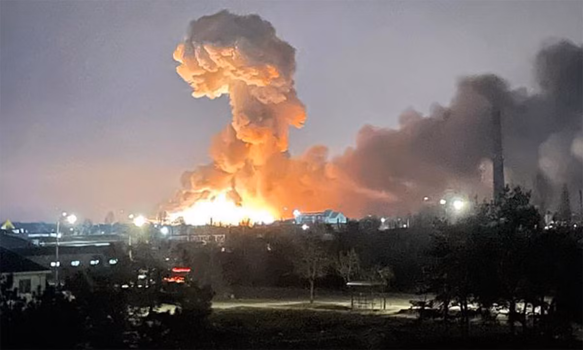Vụ nổ lớn ở thủ đô Kiev sau khi Tổng thống Nga Putin công bố một chiến dịch quân sự đặc biệt vào Ukraine.