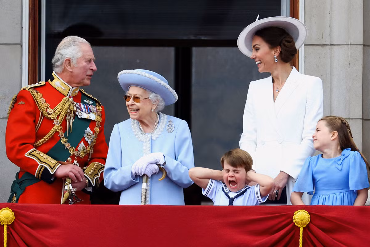 Tháng 6/2022 vừa qua, Nữ hoàng Elizabeth II trải qua Đại lễ Bạch kim, kỷ niệm 70 năm trị vì, đánh dấu việc bà trở thành vị quân chủ trị vì lâu nhất lịch sử nước Anh.