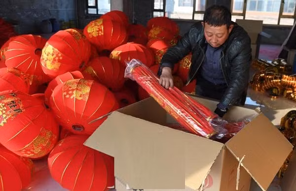 Sau khi hoàn thành, chúng sẽ được đóng gói cẩn thận trước khi phân phối tới người tiêu dùng.