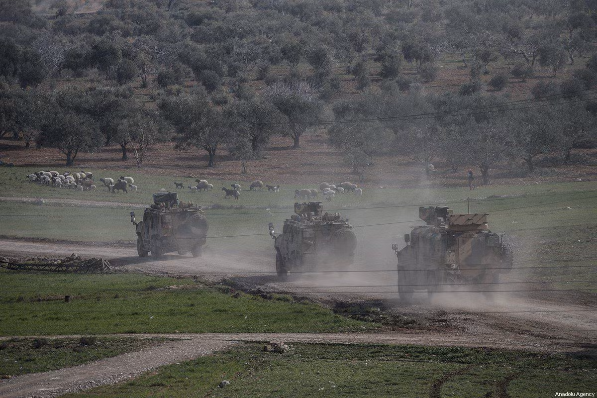 Một số nhà phân tích quân sự cũng tin rằng, việc Iran triển khai các cơ sở quân sự ở Syria không quá quan trọng đối với Israel; nhưng các cuộc không kích của Israel ở Syria đó là đòn cảnh báo cho bất kỳ quốc gia nào, dám đe dọa tới an ninh của Israel.
