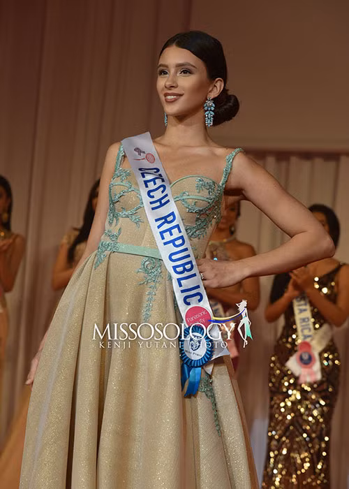 Daniela đến từ CH Czech cũng là ứng viên sáng giá cho vương miện Hoa hậu Quốc tế 2018. Theo Missosology, cô sẽ về thứ 6 chung cuộc.