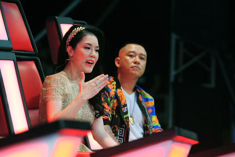 Trước ồn ào với các học trò, Thu Phượng chọn cách im lặng và lặng lẽ trở về Mỹ. Tuy nhiên, một thời gian sau đó, nữ ca sĩ "Chưa bao giờ" lên tiếng. Thu Phương chia sẻ, cô đã hết lòng vì học trò nhưng cuối cùng mọi chuyện đã không trọn vẹn. Ảnh: VOV