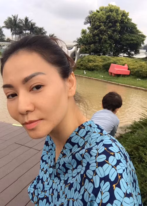 Khoảnh khắc bình yên của Thu Minh bên con trai.