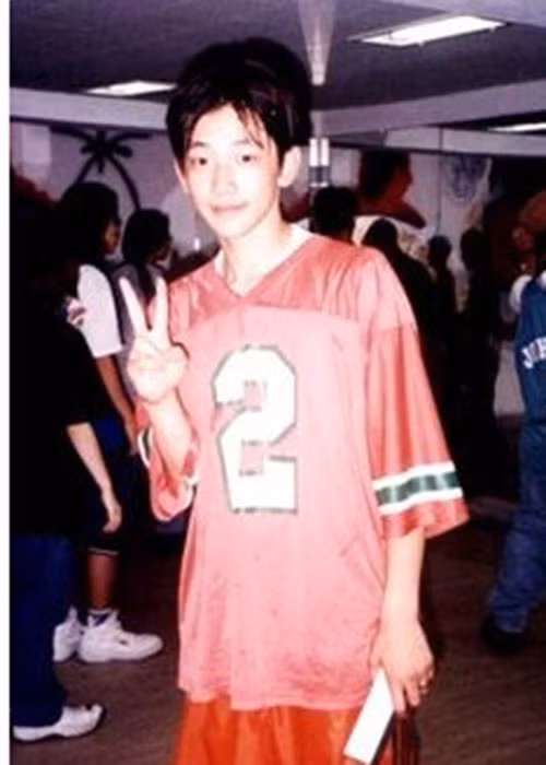 Thời thơ ấu, Bi Rain từng tham gia nhóm nhạc thần tượng Fanclub ra mắt năm 1996. Ảnh: Daum