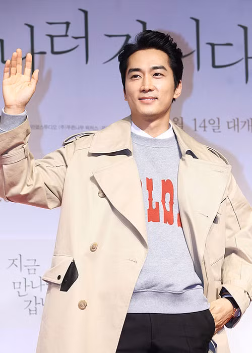 Ở tuổi 42, Song Seung Hun vẫn giữ được độ hot trong làng giải trí Hàn Quốc. Ảnh: Ilyo Seoul