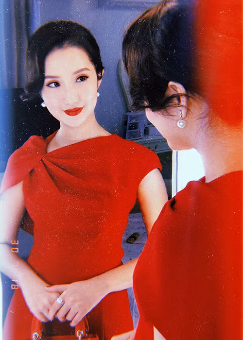 Sau khi hẹn hò Phan Thành, nhan sắc của Xuân Thảo ngày càng rạng rỡ vì hạnh phúc.